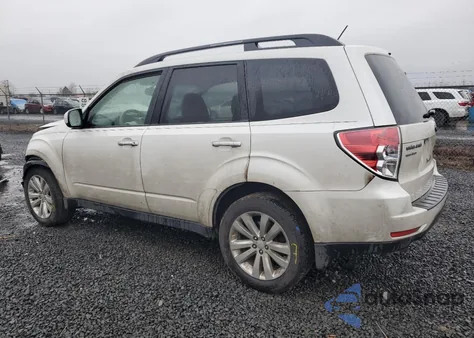 2013 Subaru Forester 2.5X Premium из США, поврежденный, VIN JF2SHADC5DH436783